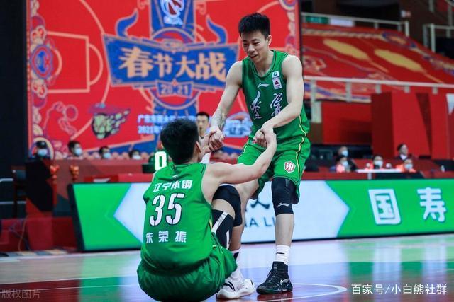 张镇麟会比易建联厉害吗？